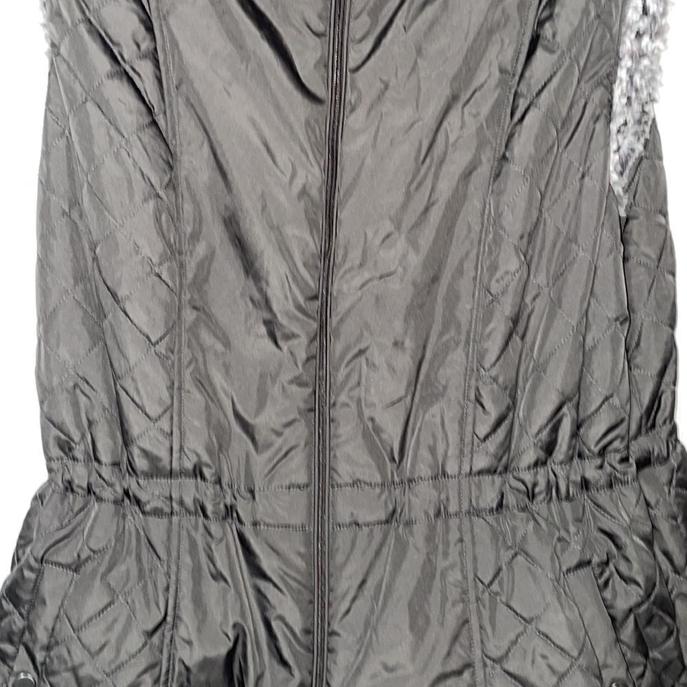 Reversible vest  - Picture 11 of 15